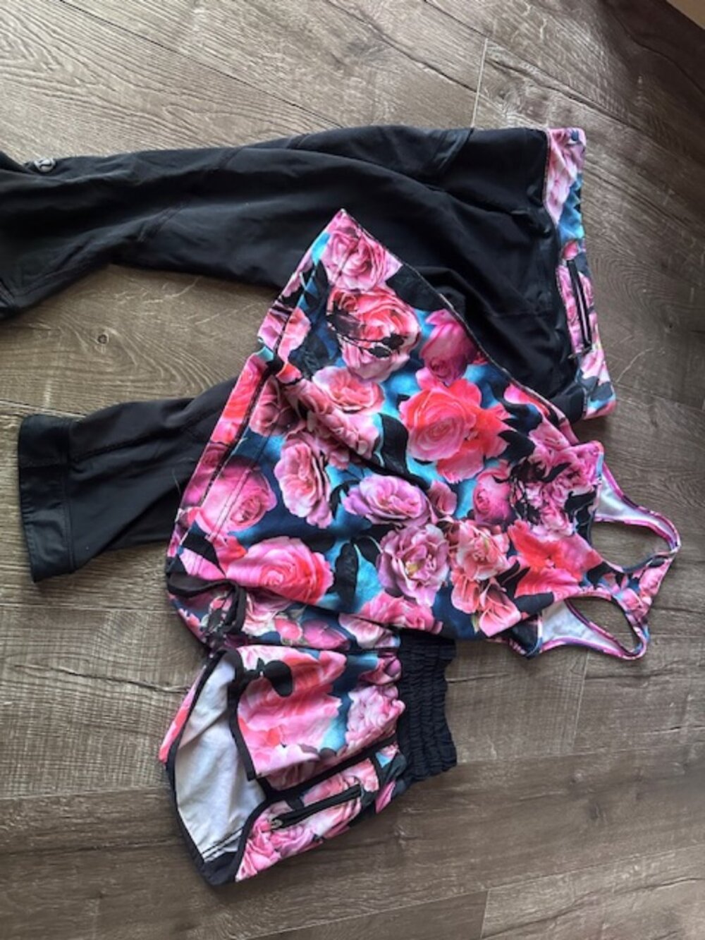 Lululemon secret garden matching set size 4